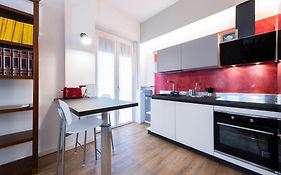Three Balconies Apartment By Reasy&Busy